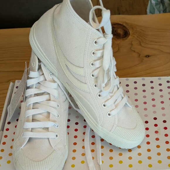 Superga High Tops Shoes White Womens 9 | Mens 7.5 Swallow Tail New in Box w Tags - Picture 2 of 12